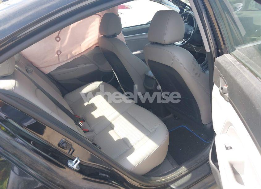 Photo 8 of 2019 Hyundai Elantra LIMITED (VIN 5NPD84LF5KH445843)