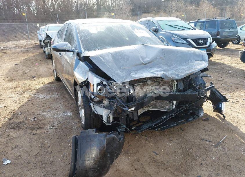 2019 Hyundai Elantra VALUE EDITION (VIN 5NPD84LF5KH484447) main photo