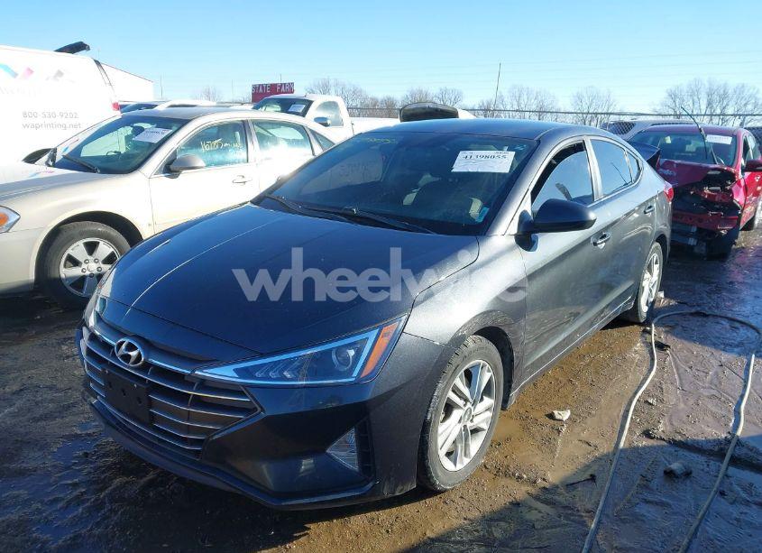 Photo 2 of 2020 Hyundai Elantra SEL (VIN 5NPD84LF5LH555230)
