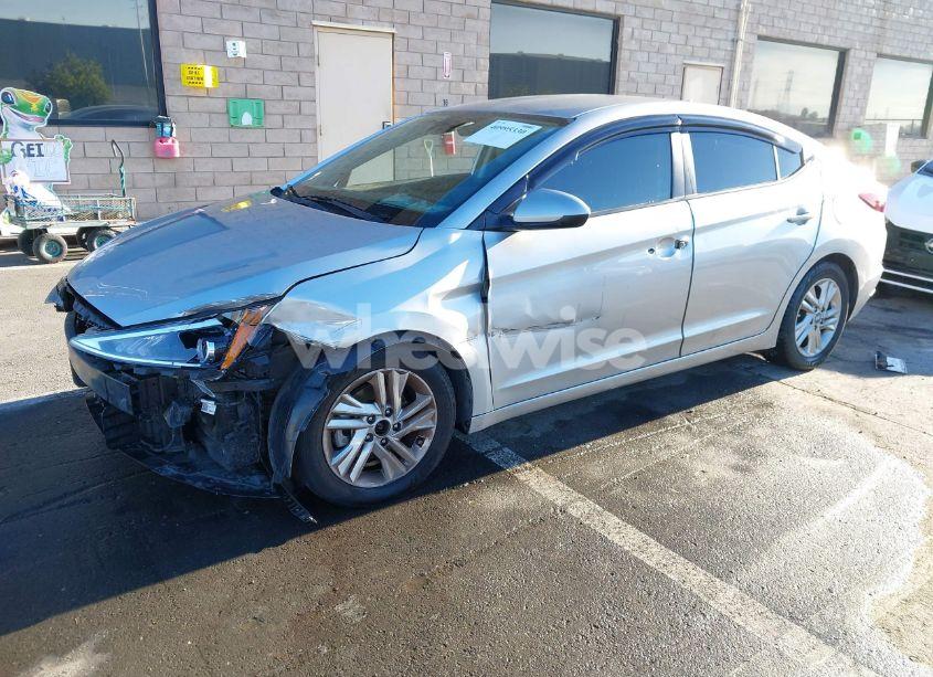 Photo 2 of 2020 Hyundai Elantra SEL (VIN 5NPD84LF5LH555440)