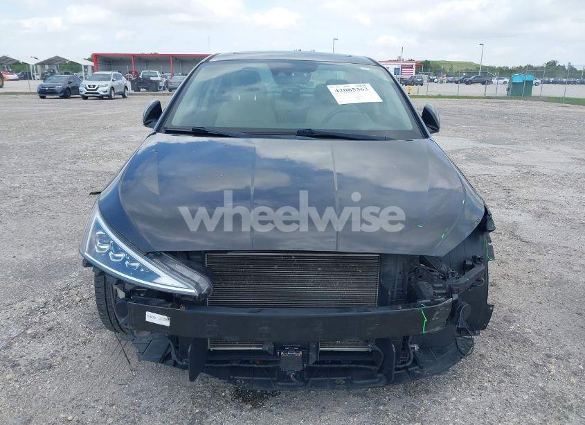 Photo 6 of 2020 Hyundai Elantra LIMITED (VIN 5NPD84LF5LH557432)