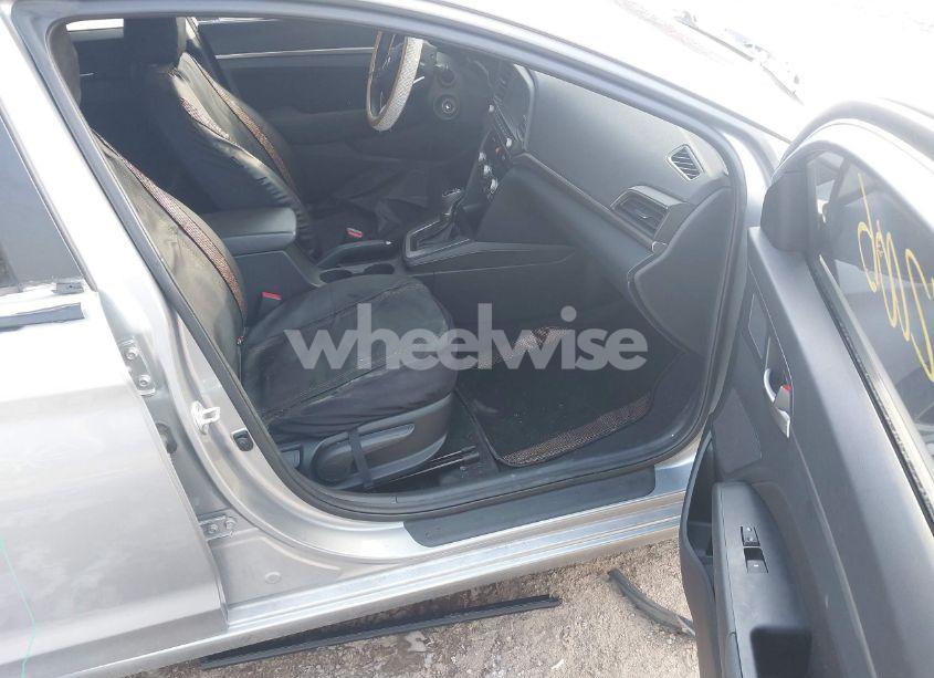 Photo 5 of 2020 Hyundai Elantra SEL (VIN 5NPD84LF5LH606127)