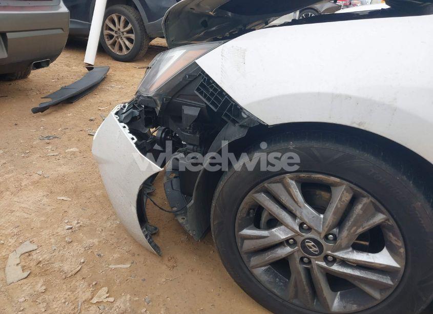 Photo 18 of 2020 Hyundai Elantra SEL (VIN 5NPD84LF5LH627933)