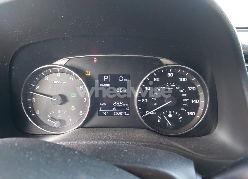 Photo 7 of 2017 Hyundai Elantra SE (VIN 5NPD84LF6HH009625)