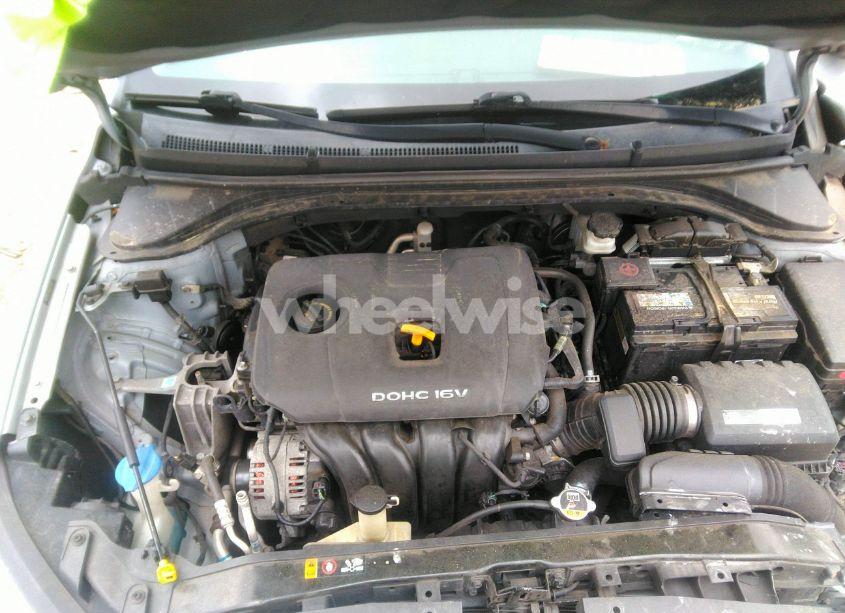 Photo 10 of 2017 Hyundai Elantra SE (VIN 5NPD84LF6HH025596)