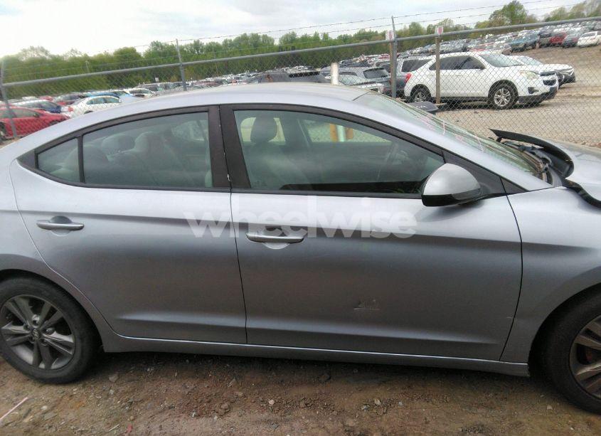 Photo 13 of 2017 Hyundai Elantra SE (VIN 5NPD84LF6HH025596)