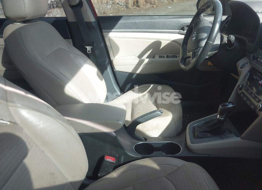 Photo 5 of 2017 Hyundai Elantra LIMITED (VIN 5NPD84LF6HH037120)