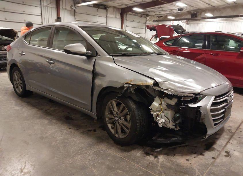 2017 Hyundai Elantra SE (VIN 5NPD84LF6HH051423) main photo