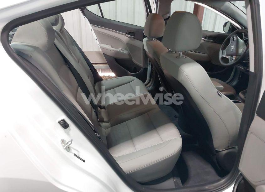 Photo 8 of 2017 Hyundai Elantra SE (VIN 5NPD84LF6HH054211)