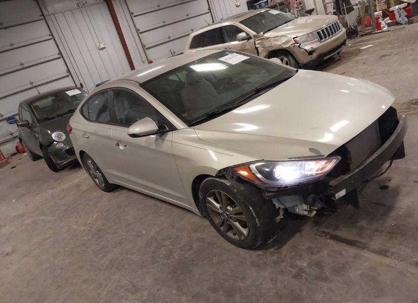 2017 Hyundai Elantra SE (VIN 5NPD84LF6HH063183) main photo