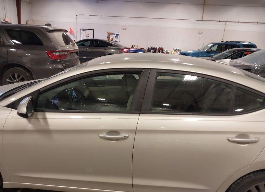 Photo 15 of 2017 Hyundai Elantra SE (VIN 5NPD84LF6HH063183)