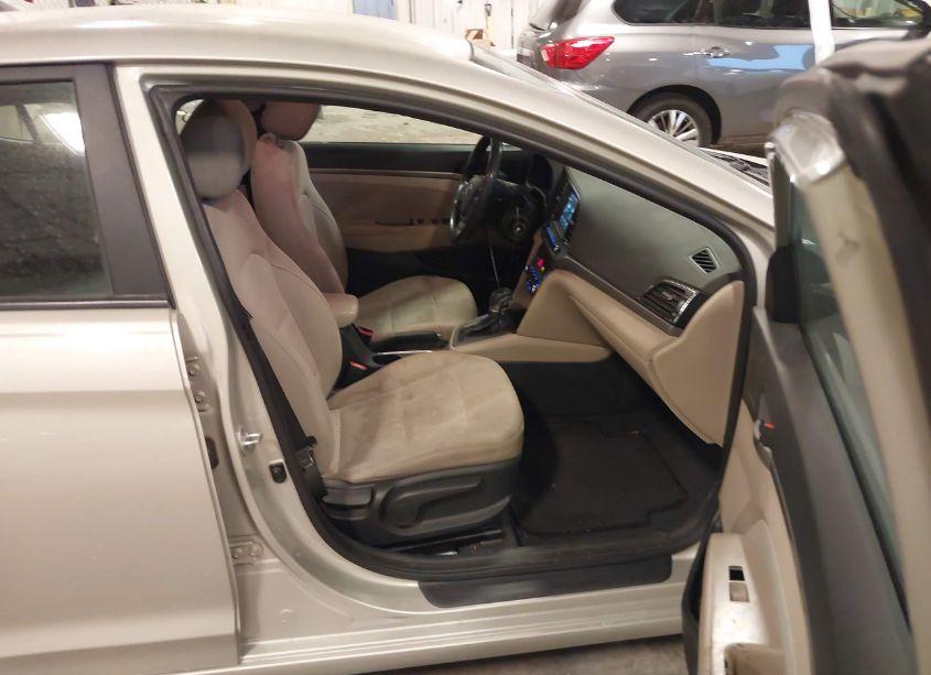 Photo 5 of 2017 Hyundai Elantra SE (VIN 5NPD84LF6HH063183)