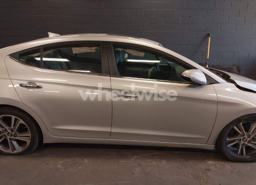 Photo 13 of 2017 Hyundai Elantra LIMITED (VIN 5NPD84LF6HH067122)