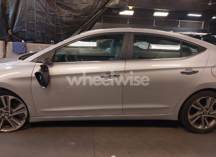 Photo 14 of 2017 Hyundai Elantra LIMITED (VIN 5NPD84LF6HH067122)