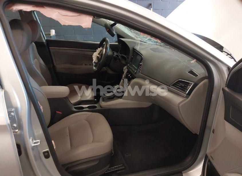 Photo 5 of 2017 Hyundai Elantra LIMITED (VIN 5NPD84LF6HH067122)