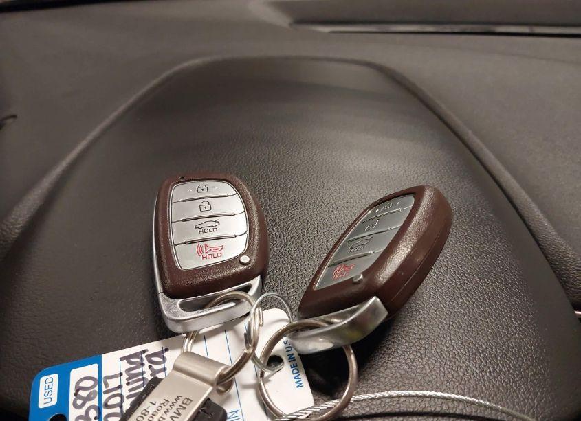 Photo 11 of 2017 Hyundai Elantra LIMITED (VIN 5NPD84LF6HH076306)