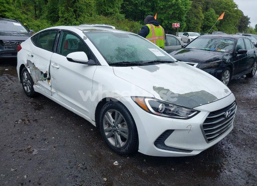 2017 Hyundai Elantra SE (VIN 5NPD84LF6HH114536) main photo