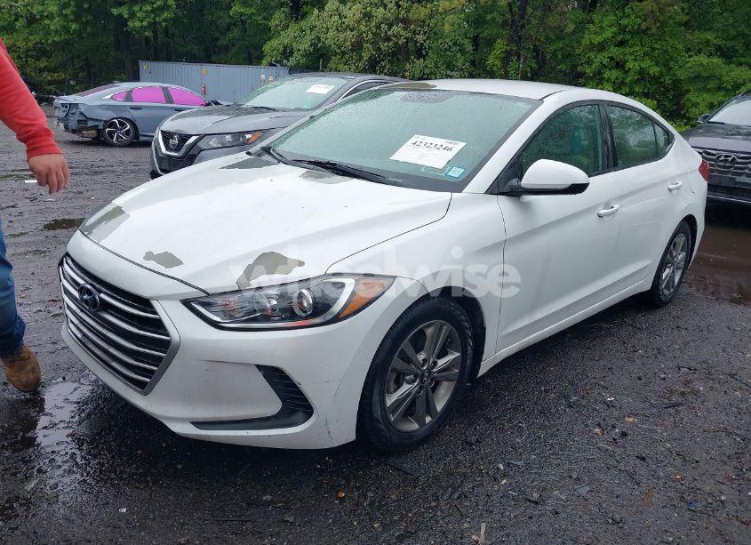 Photo 2 of 2017 Hyundai Elantra SE (VIN 5NPD84LF6HH114536)
