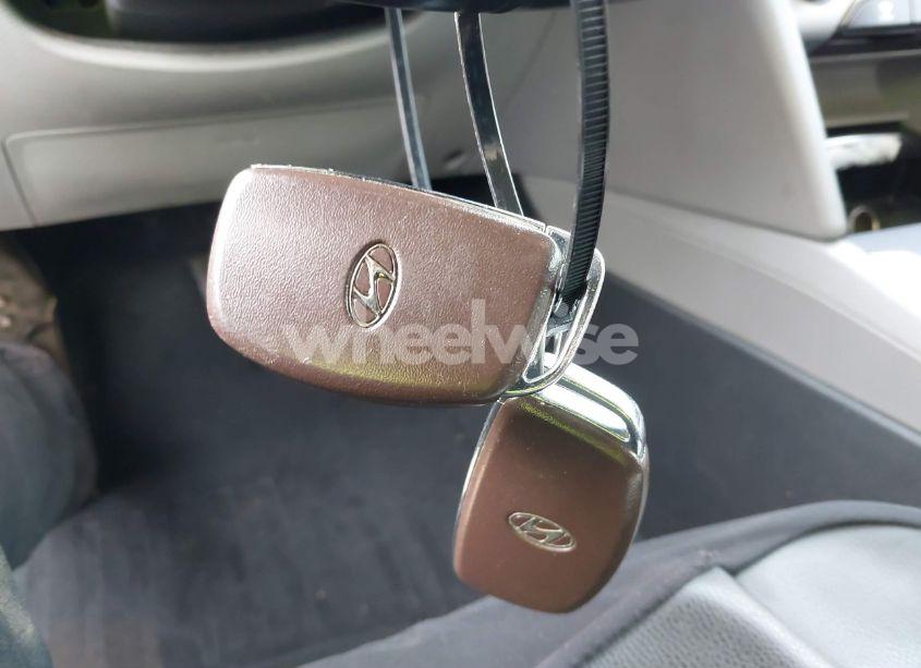 Photo 11 of 2017 Hyundai Elantra SE (VIN 5NPD84LF6HH115704)