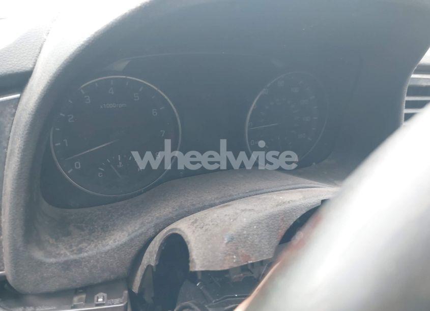 Photo 7 of 2017 Hyundai Elantra SE (VIN 5NPD84LF6HH120529)