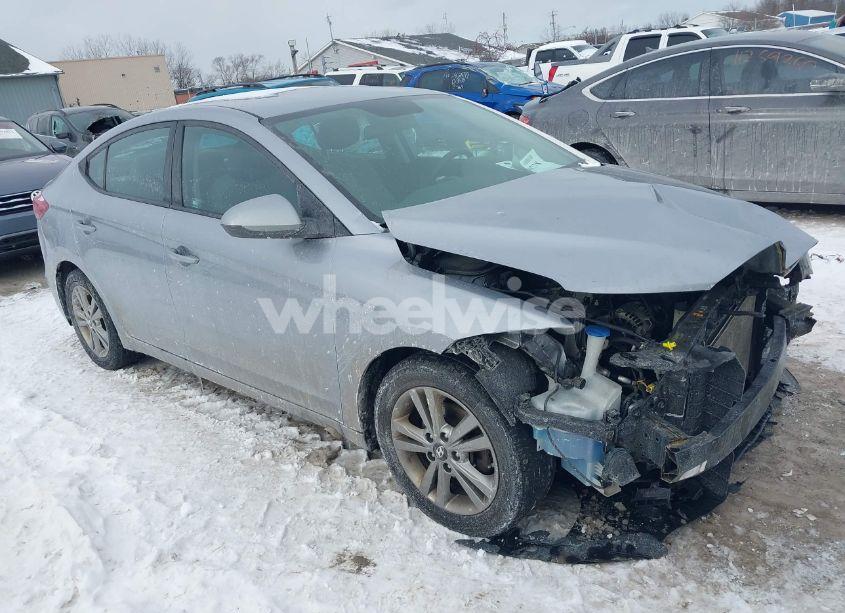 2017 Hyundai Elantra SE (VIN 5NPD84LF6HH167916) main photo