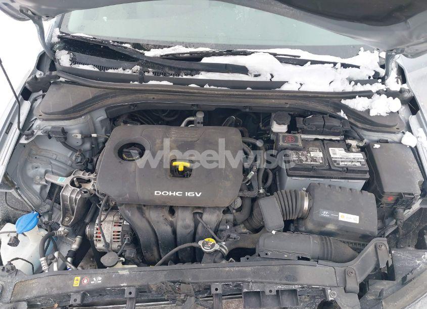 Photo 10 of 2017 Hyundai Elantra SE (VIN 5NPD84LF6HH167916)