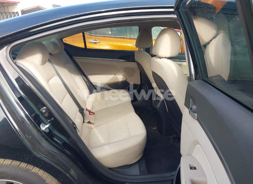 Photo 8 of 2017 Hyundai Elantra SE (VIN 5NPD84LF6HH189723)