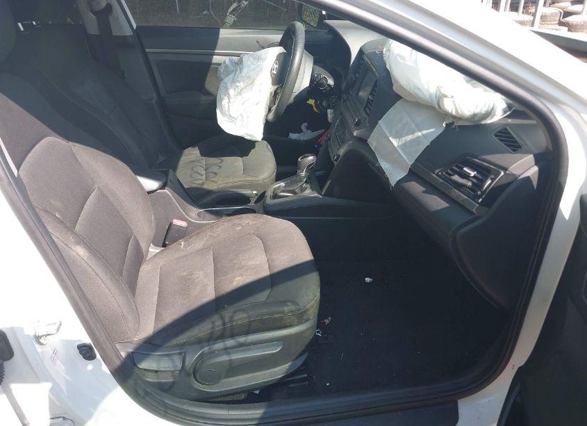 Photo 5 of 2018 Hyundai Elantra SEL (VIN 5NPD84LF6JH214108)