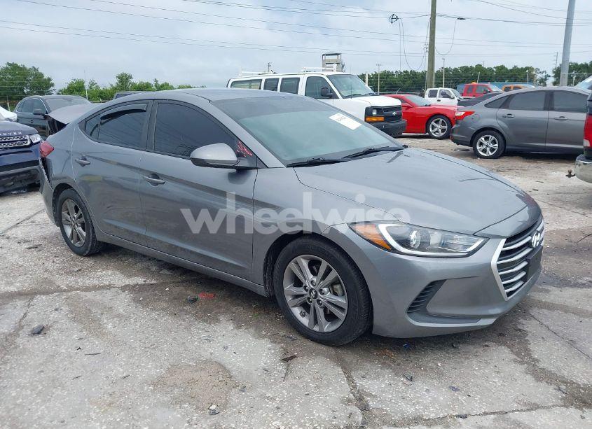 2018 Hyundai Elantra SEL (VIN 5NPD84LF6JH247903) main photo