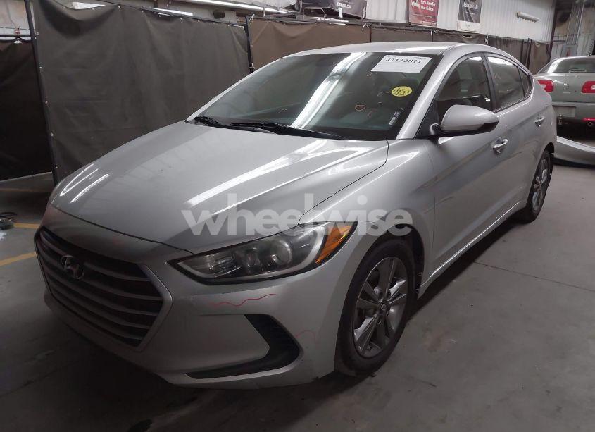 Photo 2 of 2018 Hyundai Elantra SEL (VIN 5NPD84LF6JH267181)