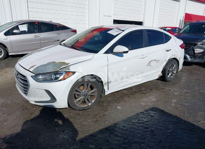 Photo 2 of 2018 Hyundai Elantra SEL (VIN 5NPD84LF6JH294137)