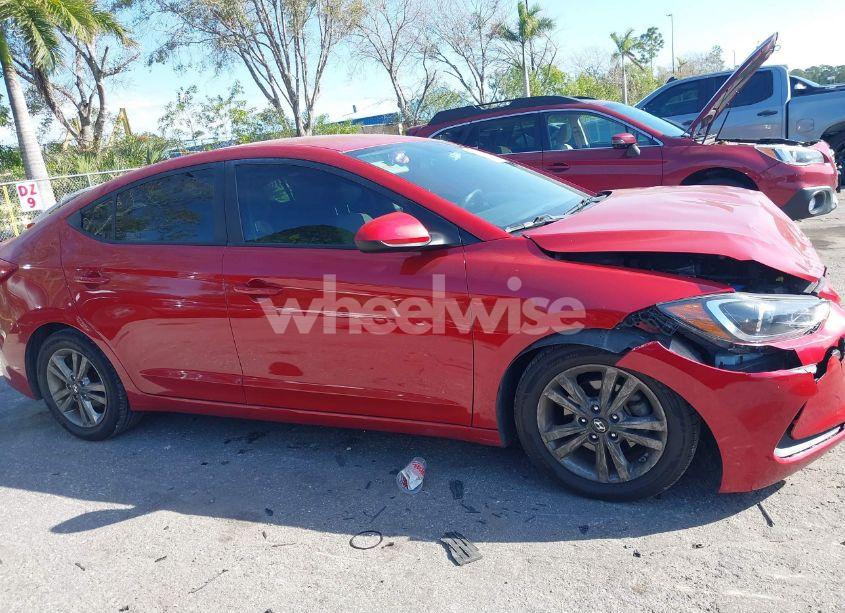 Photo 13 of 2018 Hyundai Elantra SEL (VIN 5NPD84LF6JH303600)