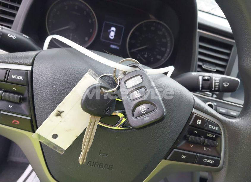 Photo 11 of 2018 Hyundai Elantra SEL (VIN 5NPD84LF6JH324821)