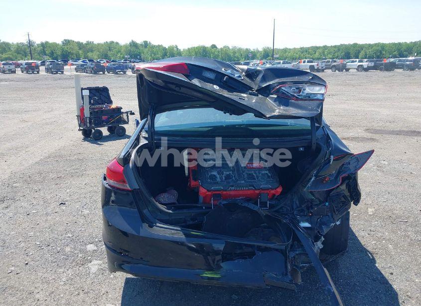 Photo 16 of 2018 Hyundai Elantra SEL (VIN 5NPD84LF6JH367510)