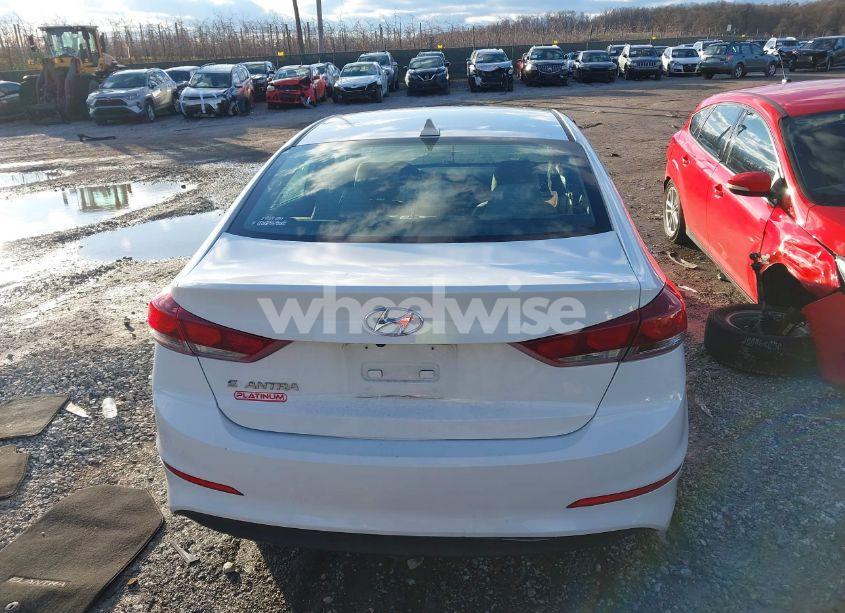 Photo 16 of 2018 Hyundai Elantra SEL (VIN 5NPD84LF6JH389068)