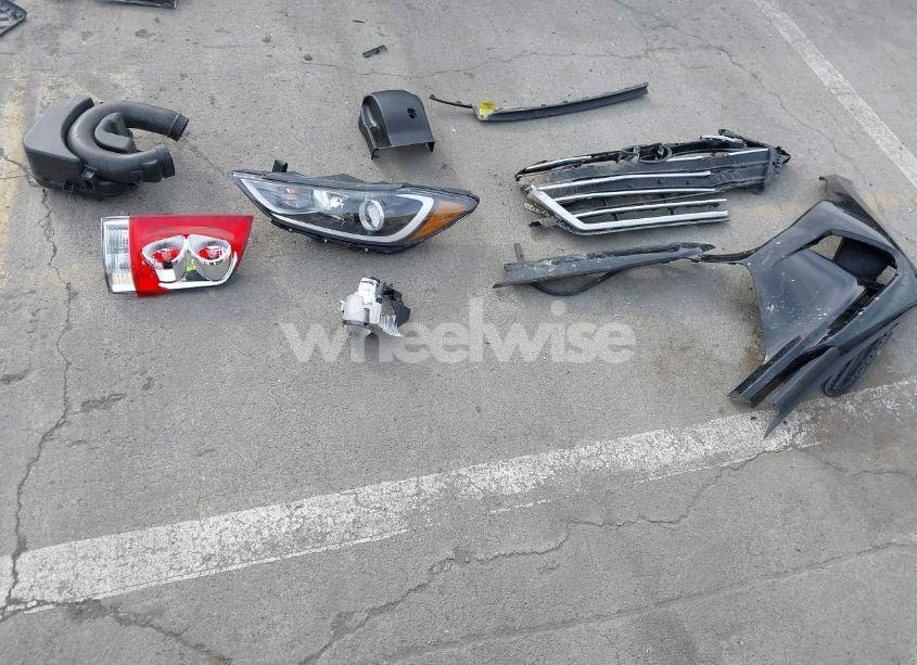 Photo 11 of 2018 Hyundai Elantra SEL (VIN 5NPD84LF6JH399258)