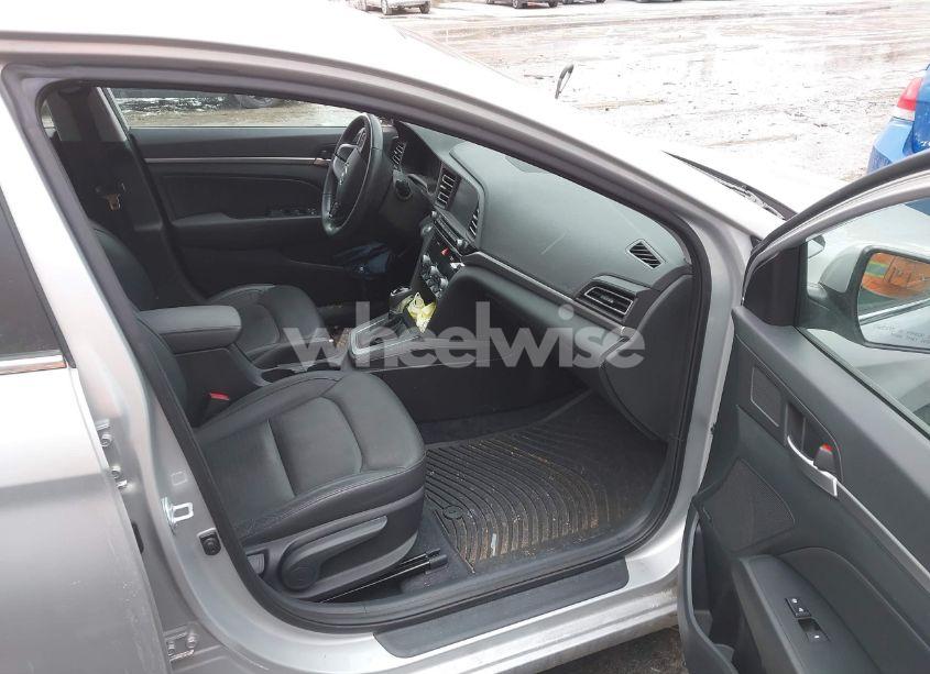 Photo 5 of 2019 Hyundai Elantra LIMITED (VIN 5NPD84LF6KH453451)