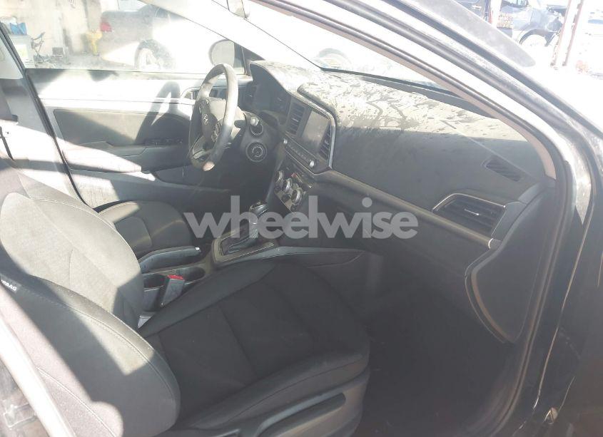 Photo 5 of 2019 Hyundai Elantra SEL (VIN 5NPD84LF6KH482108)