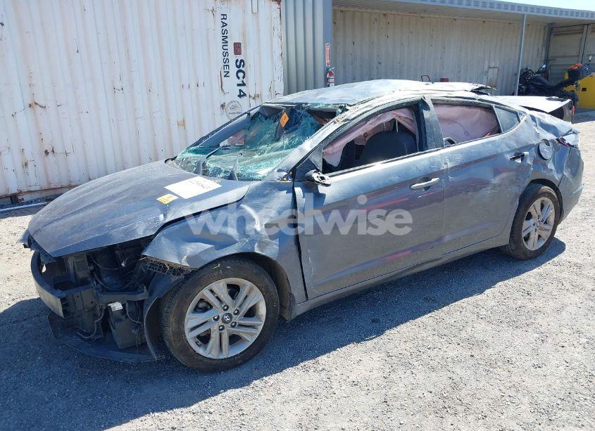Photo 2 of 2019 Hyundai Elantra SEL (VIN 5NPD84LF6KH489088)