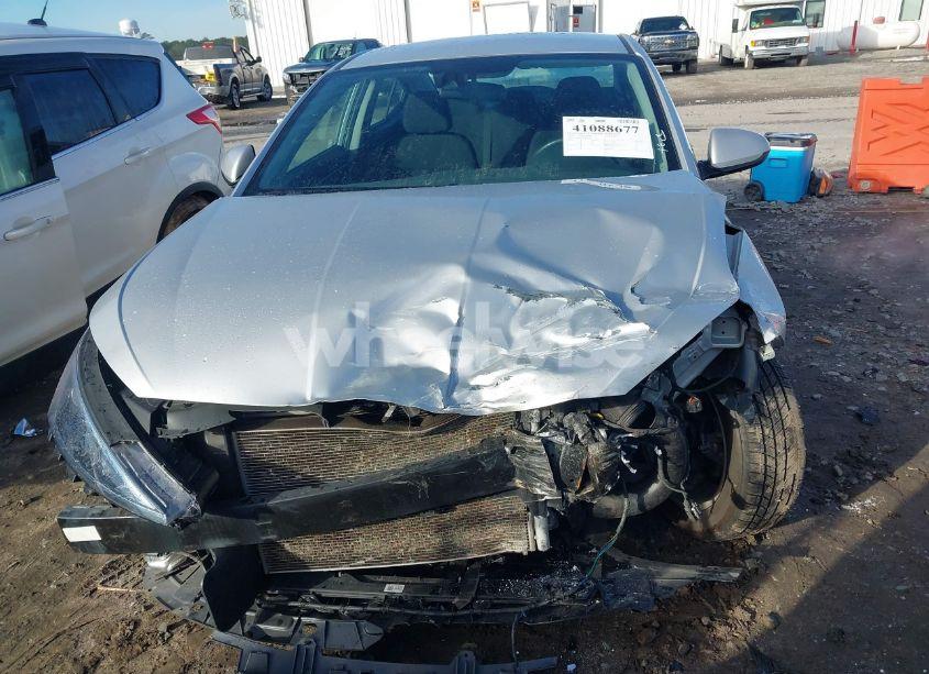 Photo 12 of 2019 Hyundai Elantra SEL (VIN 5NPD84LF6KH495702)