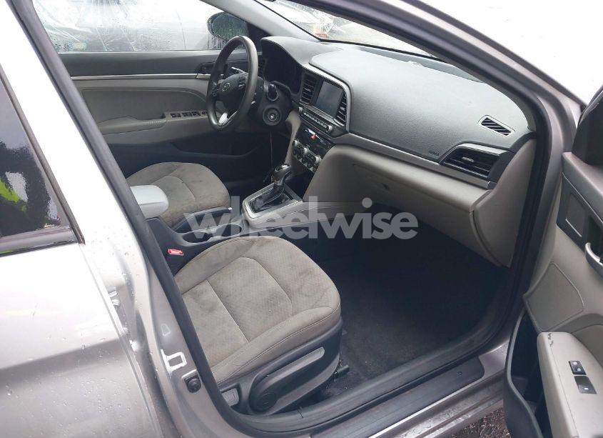 Photo 5 of 2020 Hyundai Elantra SEL (VIN 5NPD84LF6LH552949)