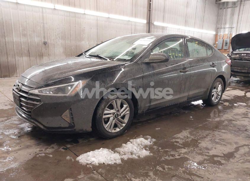 Photo 2 of 2020 Hyundai Elantra SEL (VIN 5NPD84LF6LH555236)