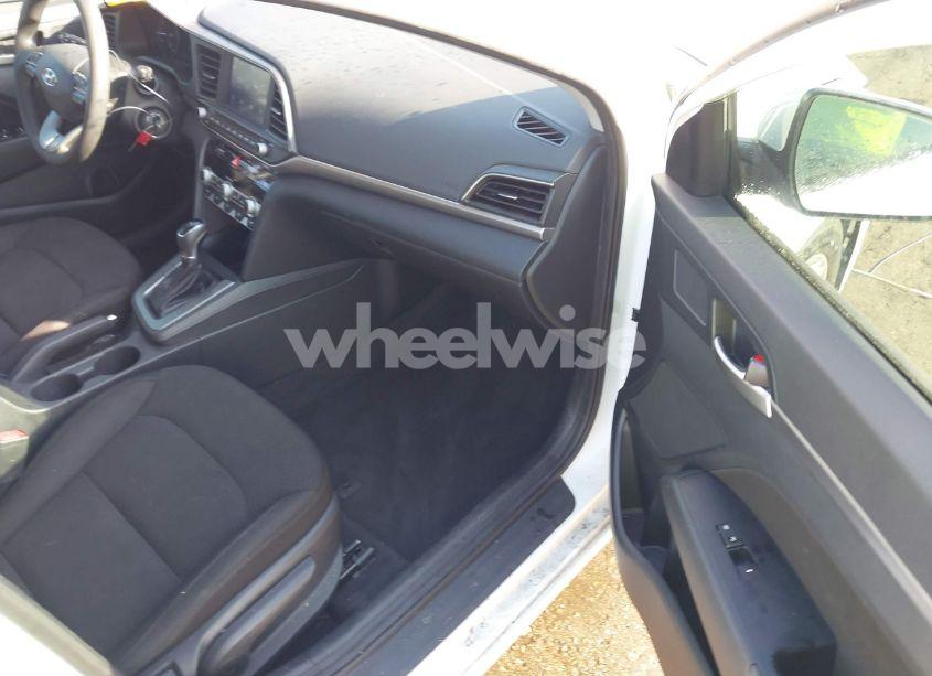 Photo 5 of 2020 Hyundai Elantra SEL (VIN 5NPD84LF6LH605097)