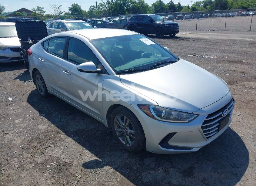 2017 Hyundai Elantra SE (VIN 5NPD84LF7HH005132) main photo