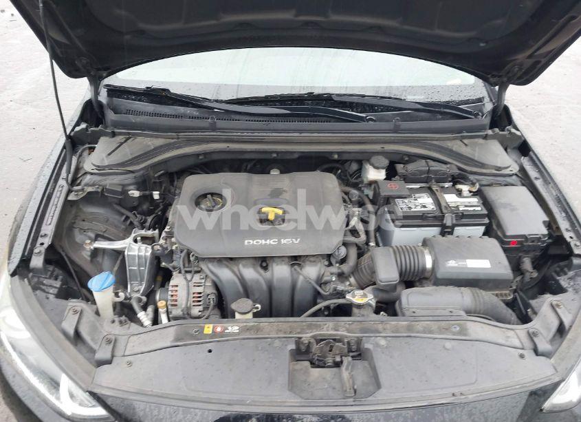 Photo 10 of 2017 Hyundai Elantra SE (VIN 5NPD84LF7HH018432)