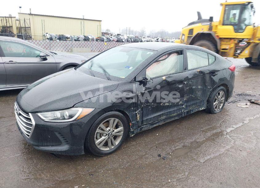 Photo 2 of 2017 Hyundai Elantra SE (VIN 5NPD84LF7HH018432)