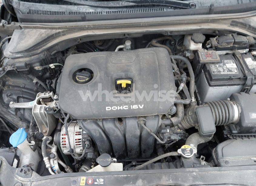 Photo 10 of 2017 Hyundai Elantra SE (VIN 5NPD84LF7HH022111)