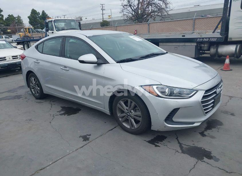 2017 Hyundai Elantra SE (VIN 5NPD84LF7HH022335) main photo