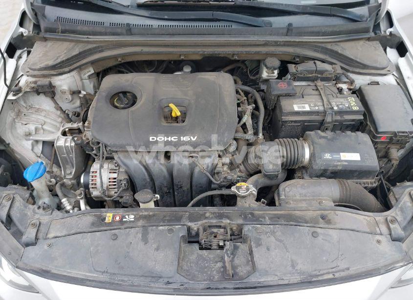 Photo 10 of 2017 Hyundai Elantra SE (VIN 5NPD84LF7HH022335)