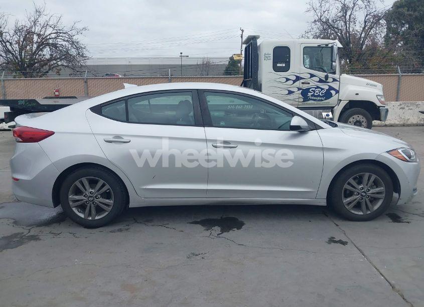 Photo 13 of 2017 Hyundai Elantra SE (VIN 5NPD84LF7HH022335)